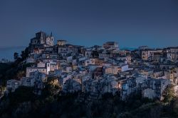 Panorama serale di Petralia Soprana, uno dei borghi madoniti della Sicilia, Parco delle Madonie