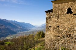 Panorama della Valtellina dai dintorni di Teglio in Lombardia - © imagesef / Shutterstock.com