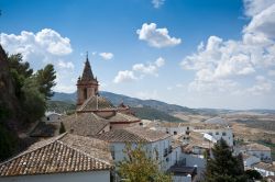 Panorama del centro storico di Zahara de la Sierra, sud della Spagna - © Israel Hervas Bengochea
/ Shutterstock.com