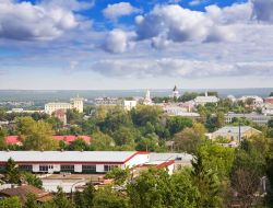 Panorama del centro di centro di Vladimir: siamo lungo l'Anello d'oro, il percorso turistico della Russia che circonda la capitale Mosca - © Iakov Filimonov / Shutterstock.com