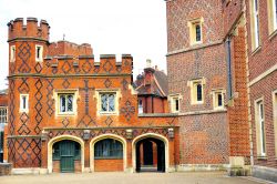 Particolare architettonico del college di Eton a Windsor, Regno Unito. E' considerata la più famosa e prestigiosa scuola del paese.

