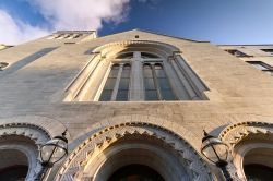 Particolare della chiesa agostiniana fotografata al tramonto a Limerick, Irlanda.
