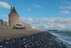 Passeggiata lungomare nella cittadina di Vlissingen, una delle più antiche della Zelanda, Olanda - © Erik AJV / Shutterstock.com