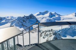 Piattaforma d'osservazione sul Pitztal ski resort sulle Alpi Austriache