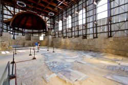 Interno della Villa Romana del Casale a Piazza Armerina, Sicilia. Dal 1997 questo edificio abitativo tardo antico fa parte dei Patrimoni dell'Umanità dell'Unesco - © lapas77 ...