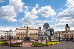 Piazza della Libertà a Lodz, Polonia. Plac Wolnosci, la principale della città, era un tempo la pizza del mercato.



