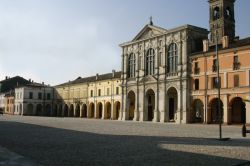 La Piazza di Pomponesco, uno dei borghi più belli della Lombardia - © Roberto Rossi