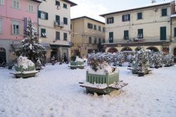 Piazza Garibaldi nel centro di Santa Croce sull'Arno dopo una nevicata - © Carlo Campinoti -  CC0, Wikipedia