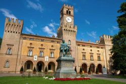 Piazza Giuseppe Verdi a Busseto, provincia di Parma - © lsantilli / Shutterstock.com