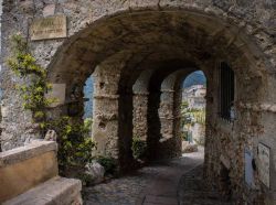 Piazza Sant'Agostino a Borgio Verezzi - © MarcoCapra / Shutterstock.com