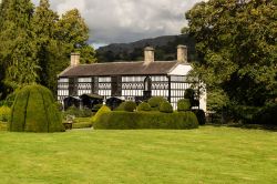 Plas Newydd fu la splendida residenza di Sarah Ponsonby ed Eleanor Charlotte Butler, conosciute come "The Ladies of Llangollen", due ricche amanti che vissero qui tra la fine ...