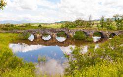 Pont'ezzu, un ponte romano del I secolo dopo Cristo nella regione di Ozieri - © PAOLO LURIDIANA / Shutterstock.com