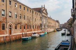 Rio dei Mendicanti  e la Chiesa di San Lazzaro, uno dei luoghi FAI di Venezia in Veneto