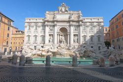 Roma, primavera 2020: la Fontana di Trevi deserta per le restrizioni indotte dalla pandemia del coronavirs Covid-19