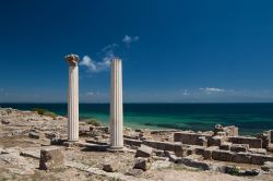 Rovine a Tharros, Gonnesa (Sardegna). Qui si trova una delle più importanti eredità archeologiche del Mediterraneo.
