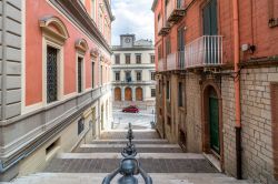 Una scalinata nel centro storico di Potenza, il capoluogo della Basilicata- © Eddy Galeotti / Shutterstock.com