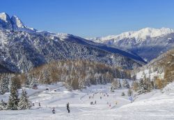 Sciare dal Passo del Tonale a Ponte di Legno con gli sci ai piedi -  Ph. Mauto Mariotti