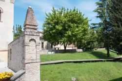 Scorcio architettonico del borgo di Sesto al Reghena, Pordenone, Friuli Venezia Giulia. In questa graziosa località del Friuli facevano già tappa i romani nei loro lunghi viaggi ...