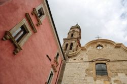 Scorcio del centro storico della cittadina di Venafro, Molise. Questo borgo racconta una storia fatta di reperti archeologici, dai sanniti ai romani sino ai conquistatori carolingi e all'epoca ...