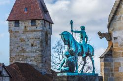 Scultura "Luce e Potenza" alla fortezza di Coburgo, Germania - © Val Thoermer / Shutterstock.com