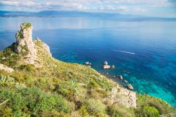 La sella del Diavolo e il mare limpido ad est di Cagliari - © Stefano Garau / Shutterstock.com