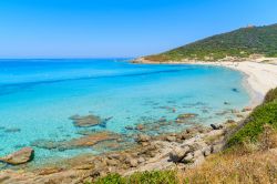 La spiaggia di Bodri si trova vicino a L'Ile Rousse nella Corsica del nord - © Pawel Kazmierczak / Shutterstock.com