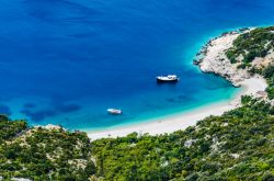 La spiaggia di Lubenice sull'Isola di Cres in Croazia - © Bildagentur Zoonar GmbH