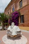 Statua di Nettuno in una piazza di Porto Azzurro, Isola d'Elba