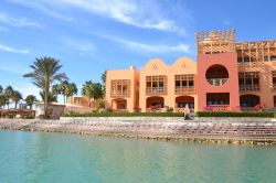 Lo Steigenberger Golf Resort è una delle strutture ricettive più esclusive di El Gouna, sul Mar Rosso.