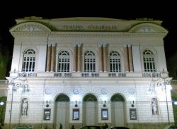 Il Teatro Garibaldi a Santa Maria Capuavetere in Campania - © wikipedia