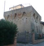 Torre della Vibrata, una delle testimonianza storiche di Alba Adriatica lungo la costa settentrionale dell'Abruzzo - © Franco aq - CC BY-SA 3.0, Wikipedia