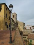 Torre nel borgo antico di Montescudaio in Toscana - © Etienne (Li) - CC BY-SA 3.0, Wikipedia