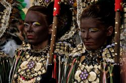 Tradizionali costumi dei mori al Festival di La Vila Joiosa, Spagna. Strade ornate a festa proprio come in epoca medievale, sfilate, lotte incruenti e molte altre iniziative caratterizzano questi ...