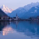 Tramonto a Fluelen in Inverno, il lago e le montagne del Canton Uri