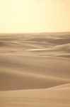 Tramonto ai Lençois Maranhenses, nello stato brasiliano del Maranhao. La località più vicina dove soggiornare per visitare il parco nazionale è quella di Barreirinhas. ...