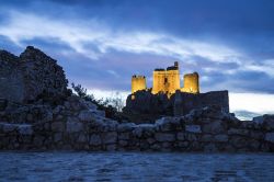 Tramonto sul castello di Rocca Calascio in Abruzzo.