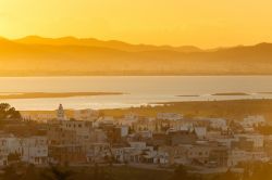 Tramonto sulla costa di Gammarth in Tunisia