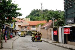 Tuk tuk a Boracay, Filippine. Sull'isola i turisti si muovono principalmente con questi piccoli mezzi - foto © Phuong D. Nguyen / Shutterstock.com