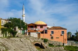 Un angolo delle rovine dell'anfiteatro romano di Durazzo, Albania. Finora solo parte della struttura è stata portata alla luce: il resto giace ancora sottoterra in attesa di nuovi ...