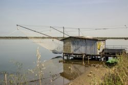 Un capanno da pesca nella Pialassa della Baiona la palude nei pressi di Marina Romea in provincia di Ravenna