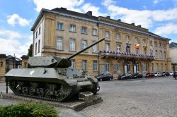 Un carrarmato americano della Seconda Guerra Mondiale in piazza Leopoldo a Arlon, Belgio - © Dimitrina Lavchieva / Shutterstock.com