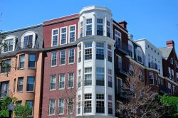 Un edificio in mattoni in Blue Back Square nella zona ovest di Hartford, Connecticut. 