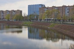 Un suggestivo panorama del lungofiume di Kharkiv visto dal ponte cittadino, Ucraina - © Valentyn1961 / Shutterstock.com
