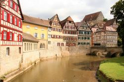 Un tratto del fiume Danubio nel centro storico di Donauworth, Baviera (Germania).
