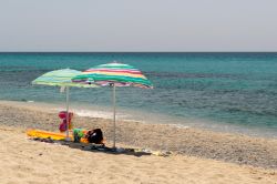 Un tratto di spiaggia libera a Ricadi nei pressi di Capo Vaticano in Calabria