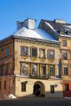 Un vecchio edificio in piazza Rynek nel centro di Lublino, Polonia - © karnizz / Shutterstock.com