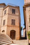 Una bella casa ad angolo nel centro storico di Offagna, Ancona, Marche.
