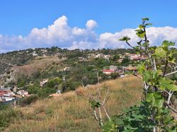 Una bella veduta cittadina di Ricadi, Calabria. Questo territorio è stato abitato sin da epoche remote.
