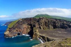 Una bella veduta dell'area vulcanica sull'isola di Faial, arcipelago delle Azzorre, Portogallo.



