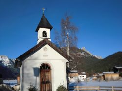 Una chiesa nel comprensorio sciistico di Leutasch in Austria
